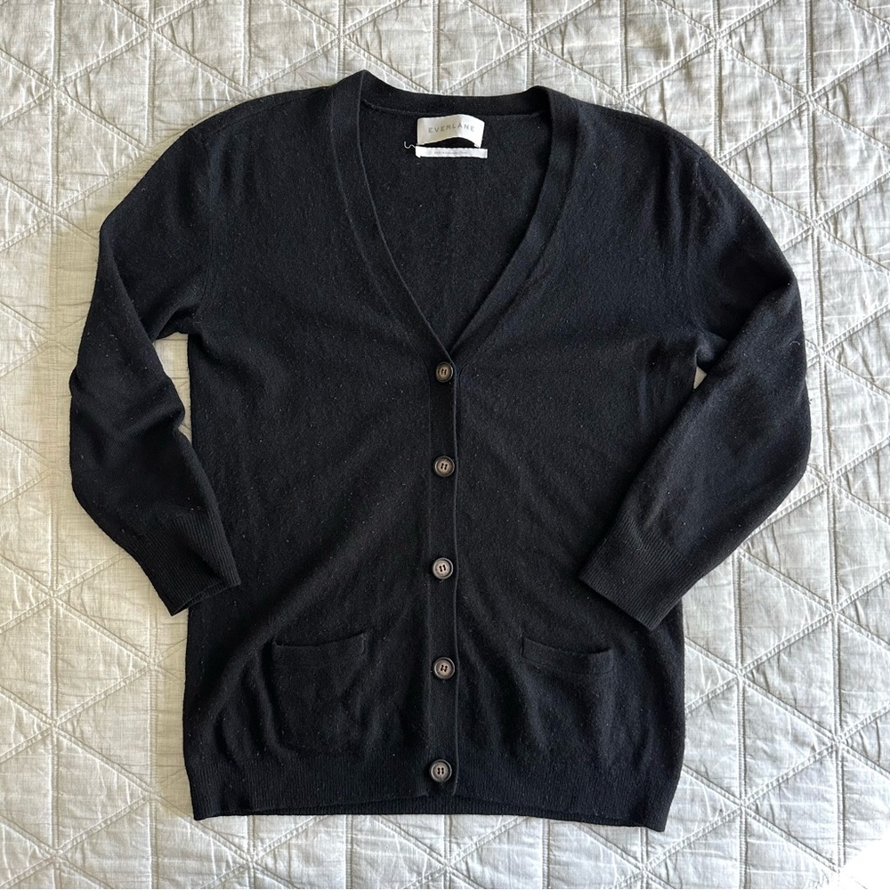Everlane Cashmere Cardigan in Black